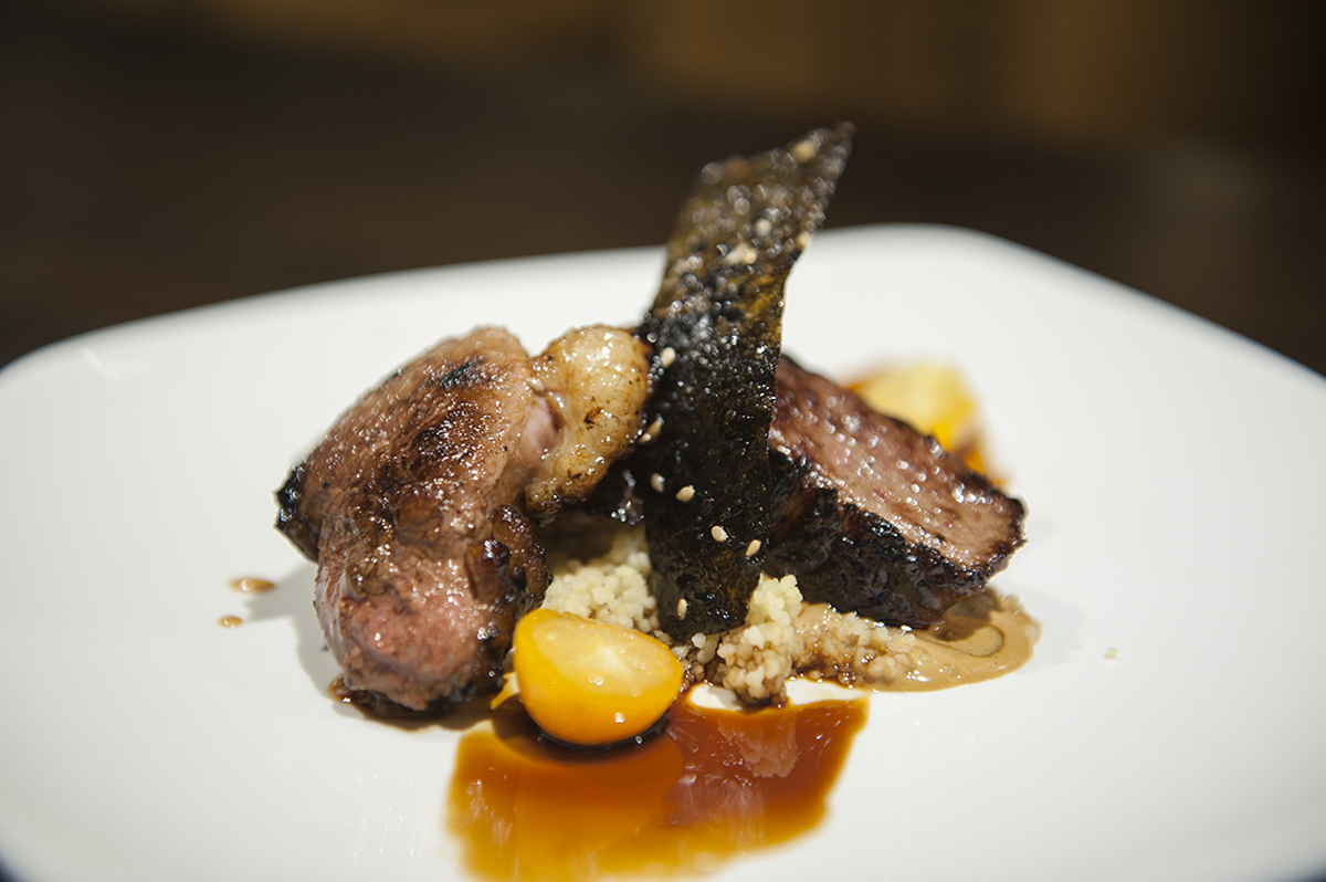 Pato con salsa Satay