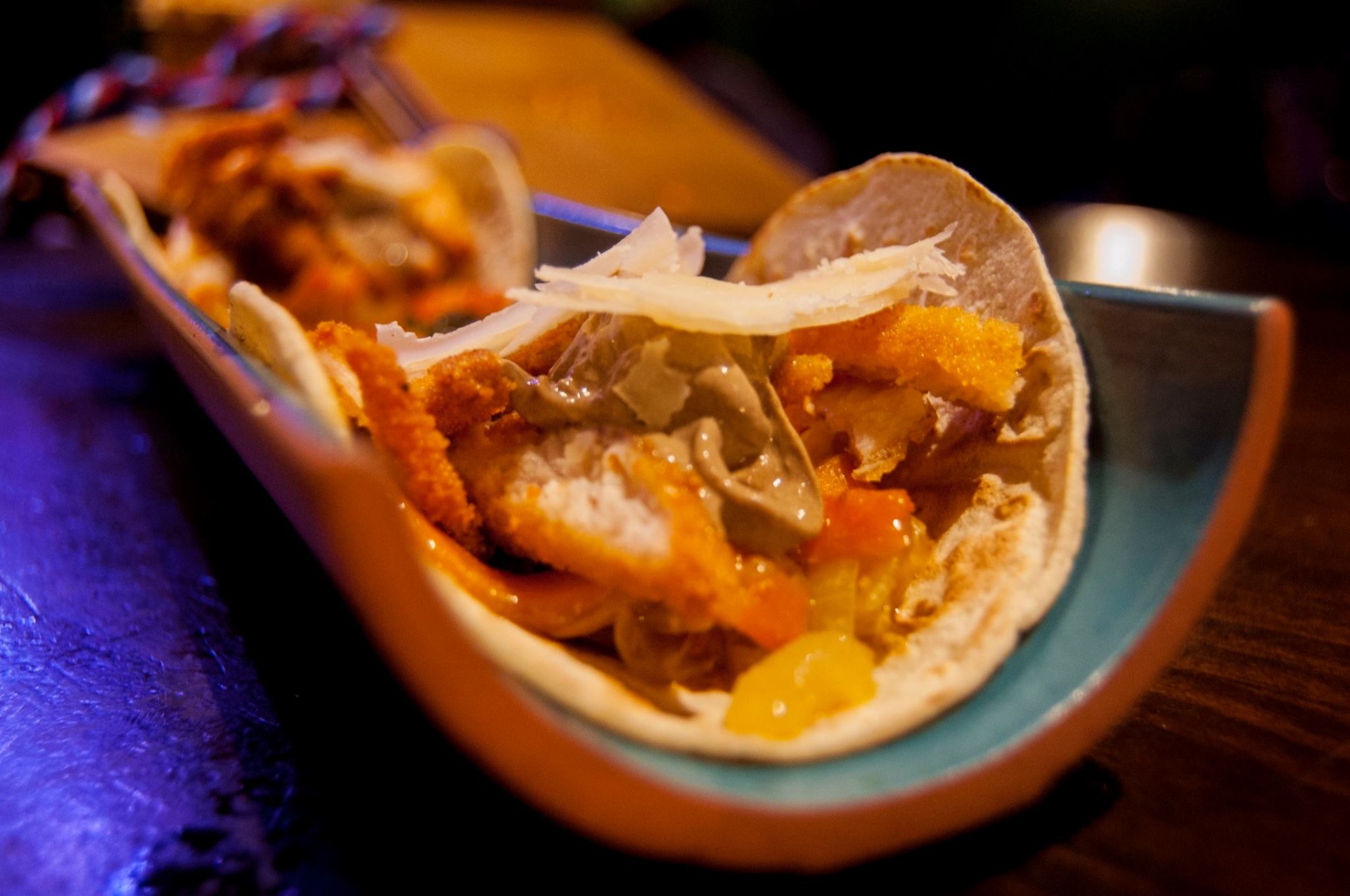 Tacos de avena y ajo negro